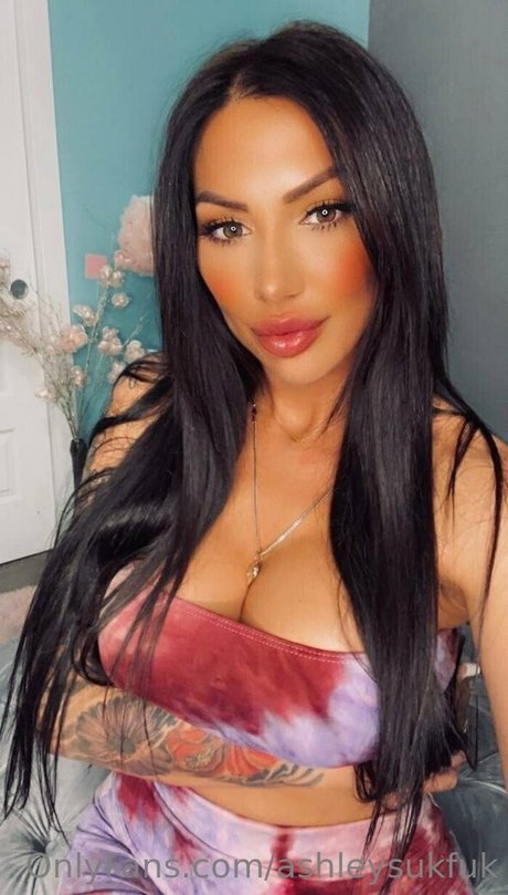 Ashley Suk Fuk photo 924