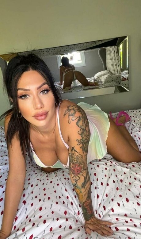 Ashley Suk Fuk photo 933
