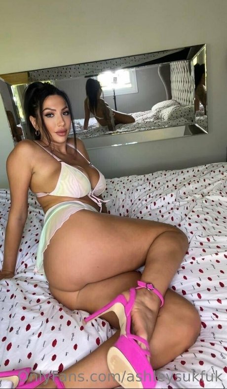 Ashley Suk Fuk photo 936