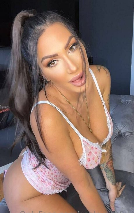 Ashley Suk Fuk photo 949