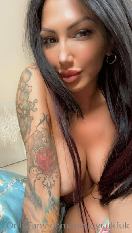 Ashley Suk Fuk photo 1049