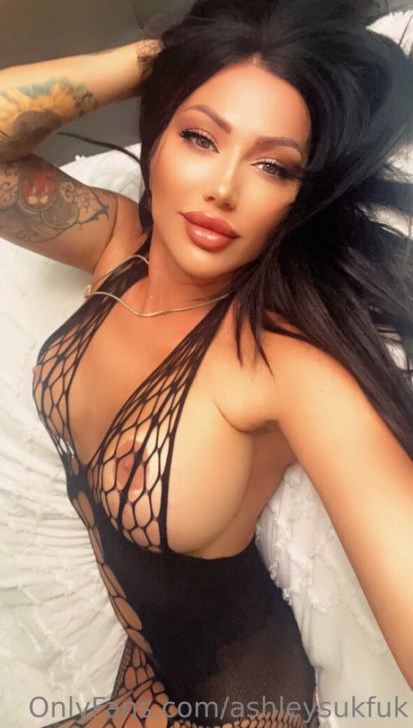 Ashley Suk Fuk photo 1118