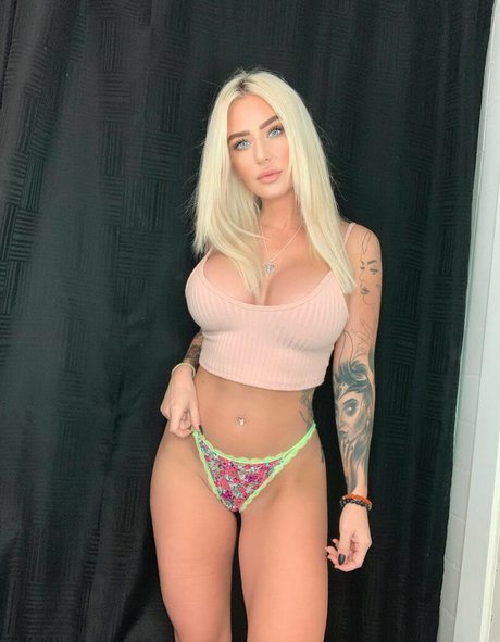 Ashleywolfxo photo 20