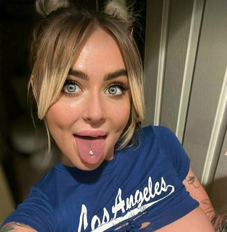 Ashleywolfxo photo 25