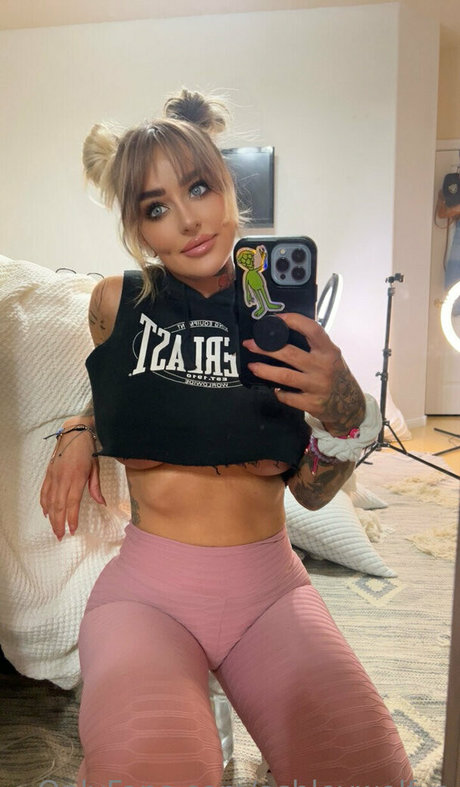 Ashleywolfxo photo 125