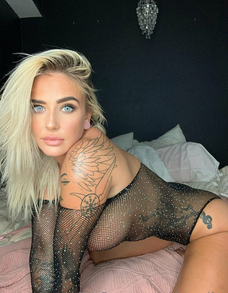 Ashleywolfxo photo 189