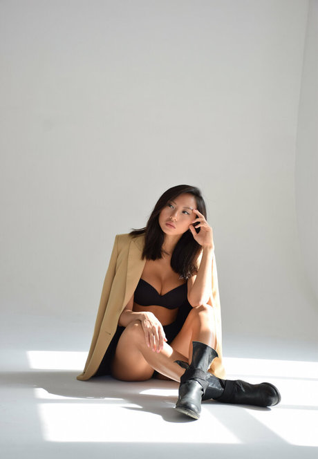 Asian_model photo 117