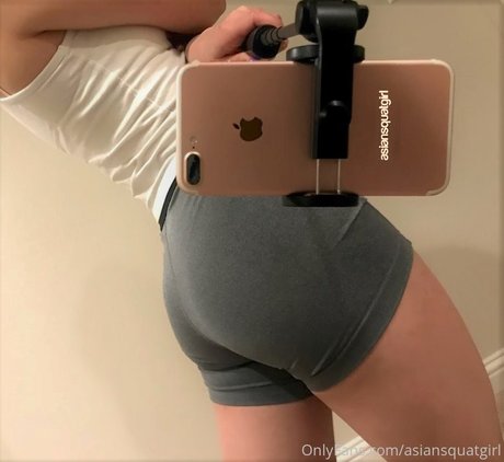 Asian squatgirl photo 80