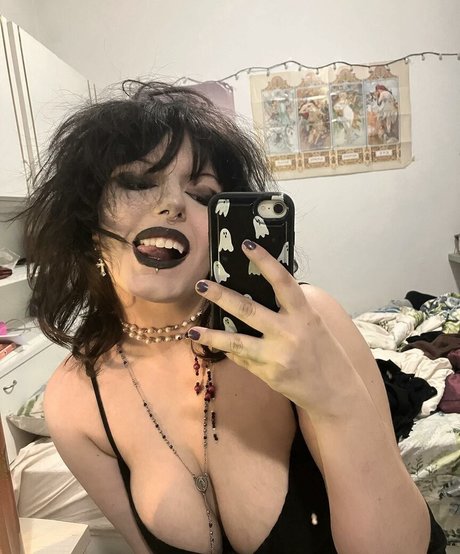 Asmr Creature photo 1