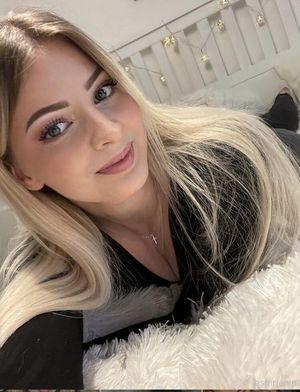 ASMR Janina photo 3