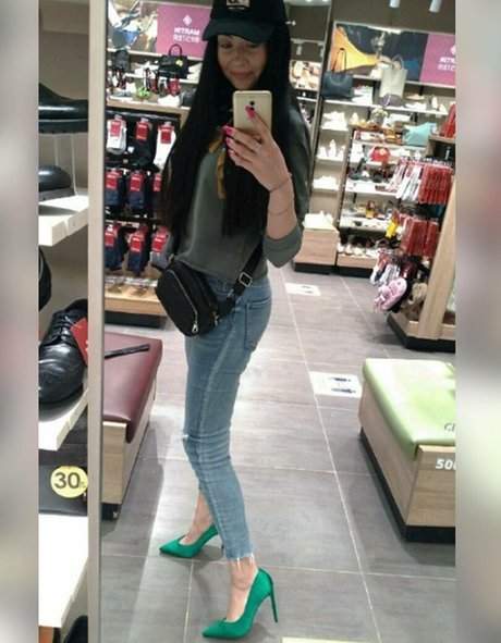 ASMR Kate Lullaby photo 12