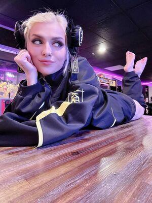 ASMR Shanny photo 102