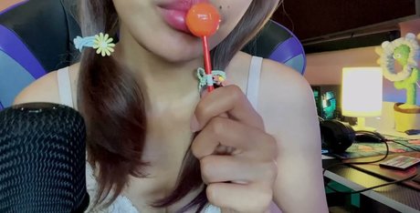 ASMRbyDee photo 5