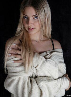 asmrjanina photo 10