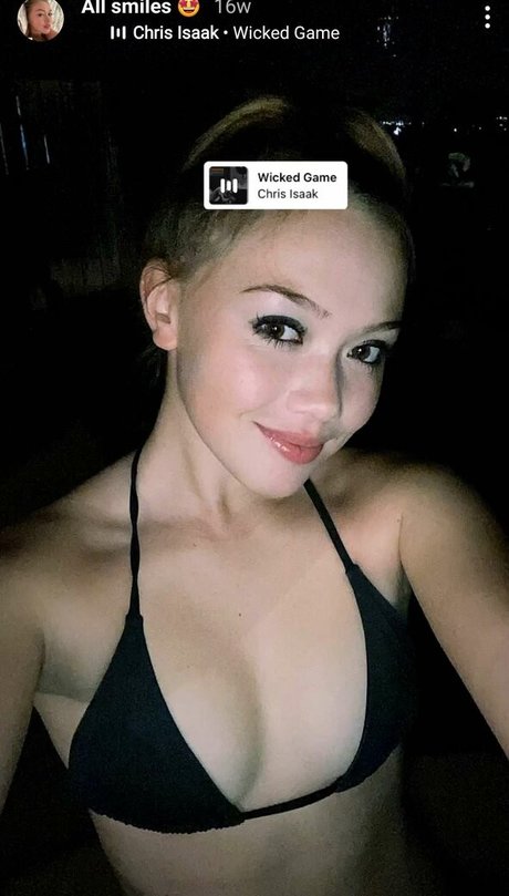 ASMRLia photo 1