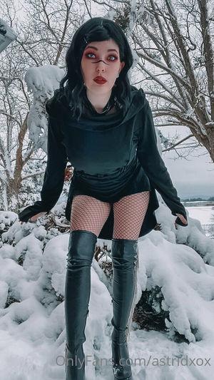 Astridxox photo 25
