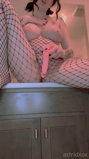 Astridxox photo 39