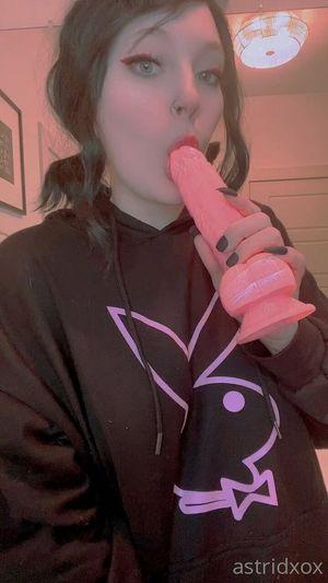 Astridxox photo 82
