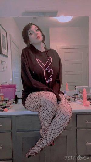 Astridxox photo 93
