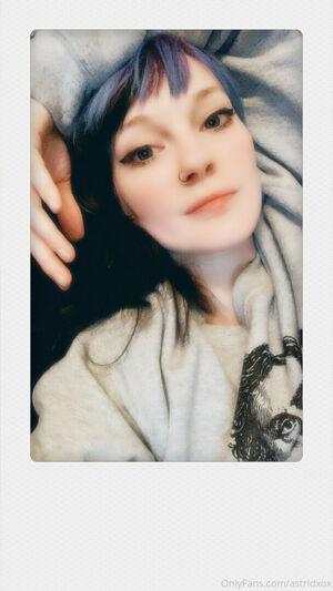 Astridxox photo 147