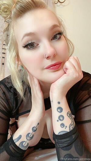 Astridxox photo 203