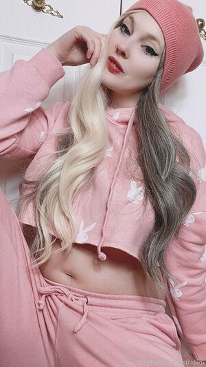 Astridxox photo 209