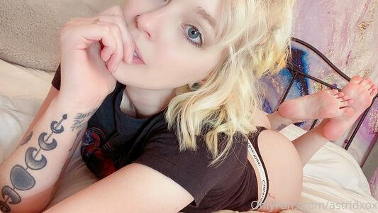 Astridxox photo 233