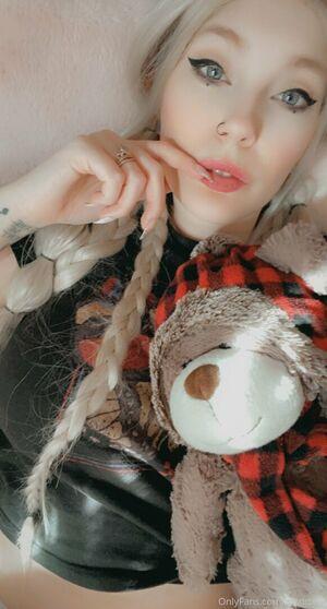 Astridxox photo 239