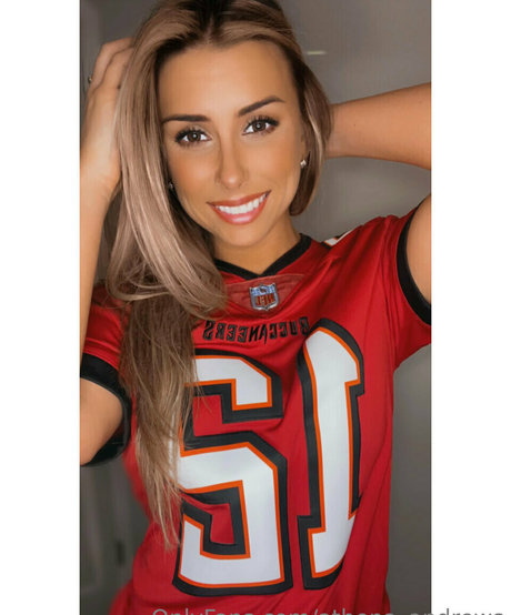 Athena Andrews photo 17