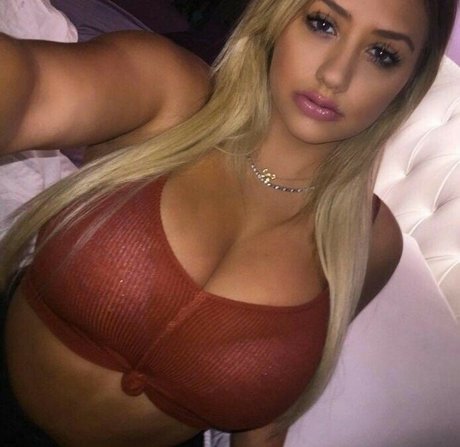 Aubrey Lynn Berg photo 49