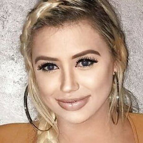 Aubrey Lynn Berg photo 52