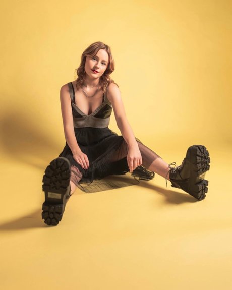 Audra Miller photo 460