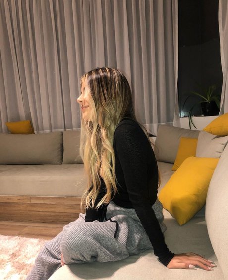 Augustina 18 photo 77