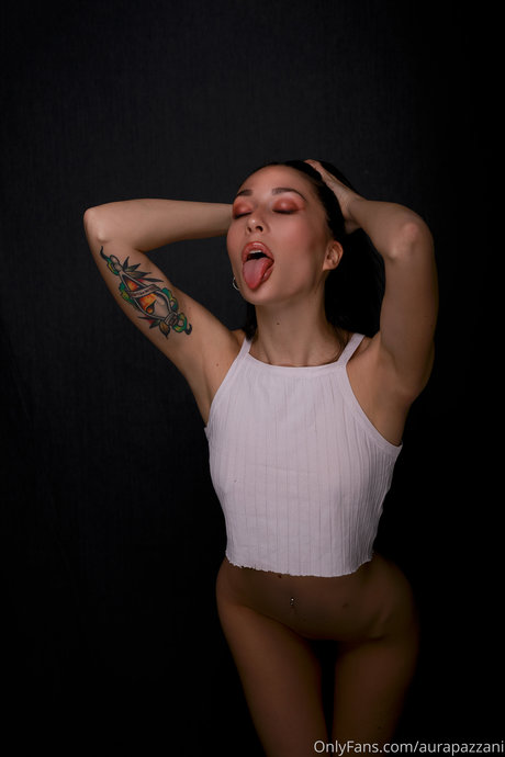 Aura Pazzani photo 22