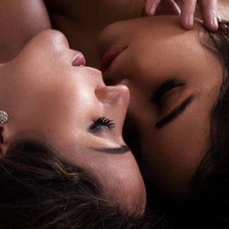 Aurelie Gomes photo 38