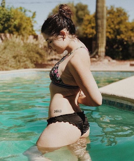 Autumn Farrell photo 7