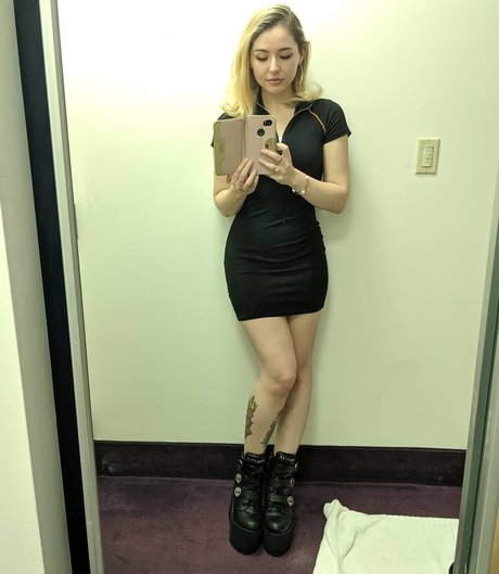 Autumn Farrell photo 36