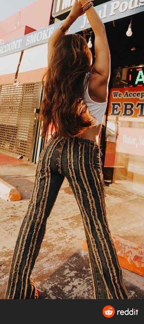 Ava Allan photo 6