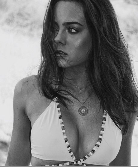 Ava Allan photo 10