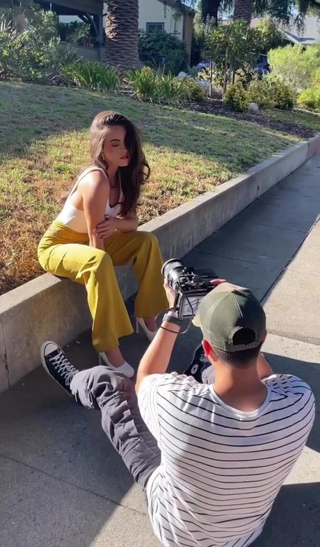 Ava Allan photo 14