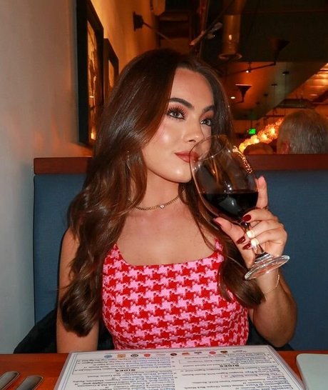 Ava Allan photo 17