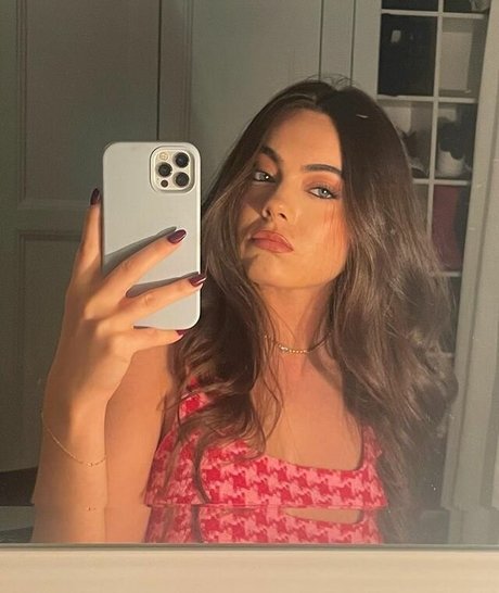 Ava Allan photo 18