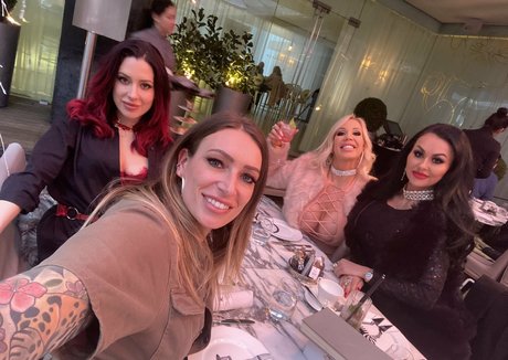 Ava_austen photo 100