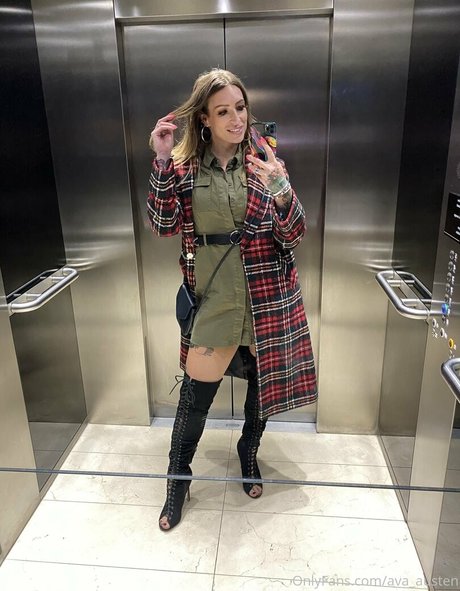 Ava_austen photo 283