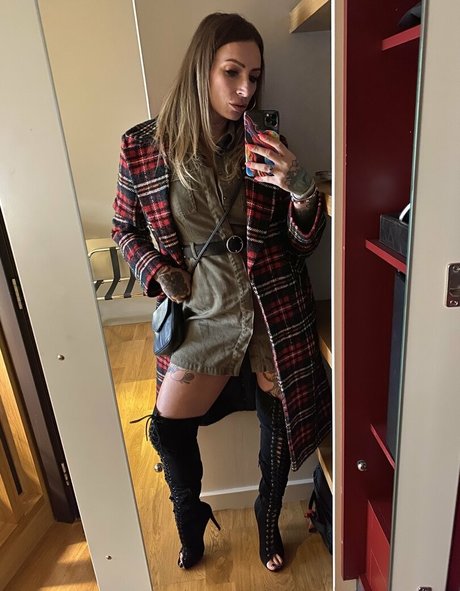 Ava_austen photo 284