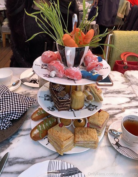 Ava_austen photo 285