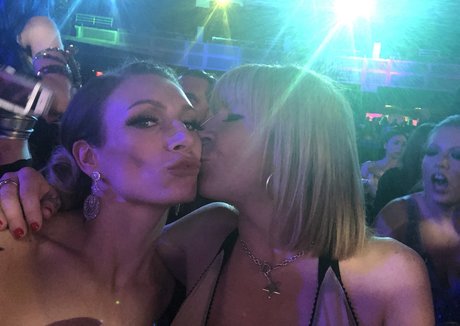 Ava_austen photo 318