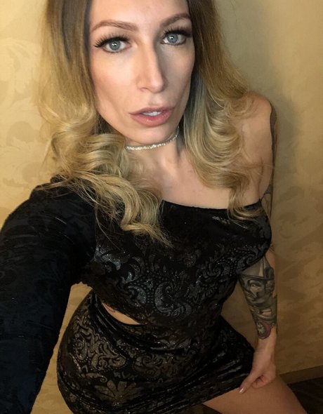 Ava_austen photo 328