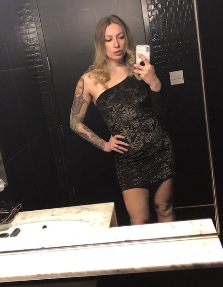 Ava_austen photo 332