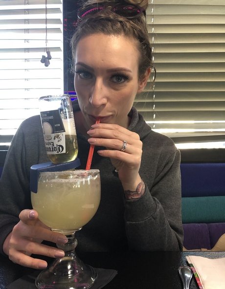 Ava_austen photo 337